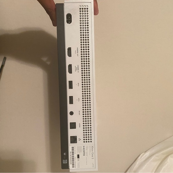 Xbox One S - Picture 4 of 8